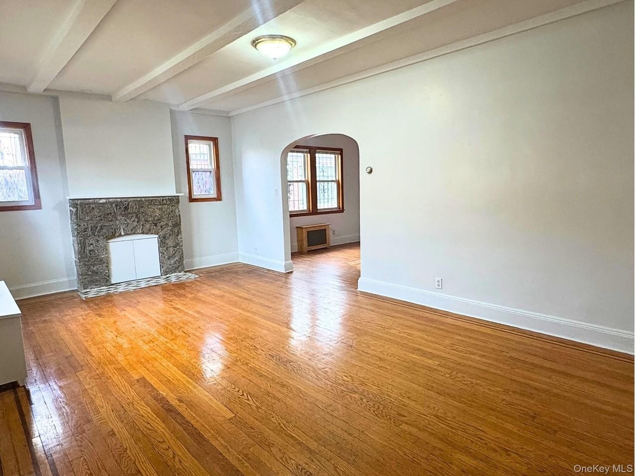 6263 Ellwell Cres 1st Fl #1stFL - Photo 3 of 13