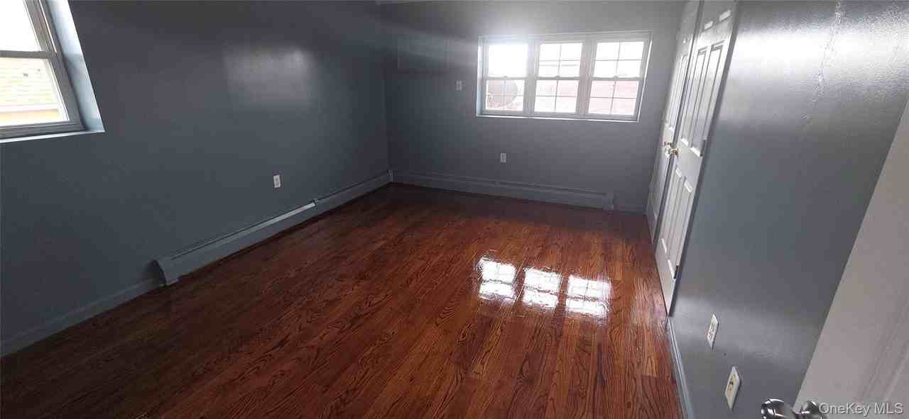 1561 E 94th St 2nd Fl #2ndFL - Photo 2 of 12