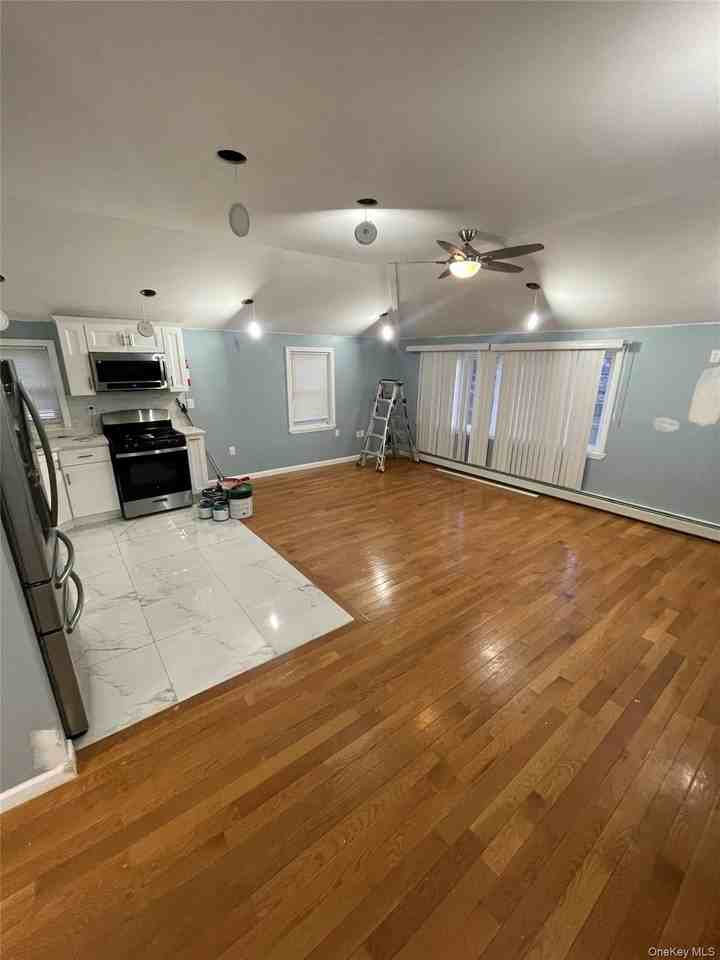 22703 145th Ave - Photo 2 of 6