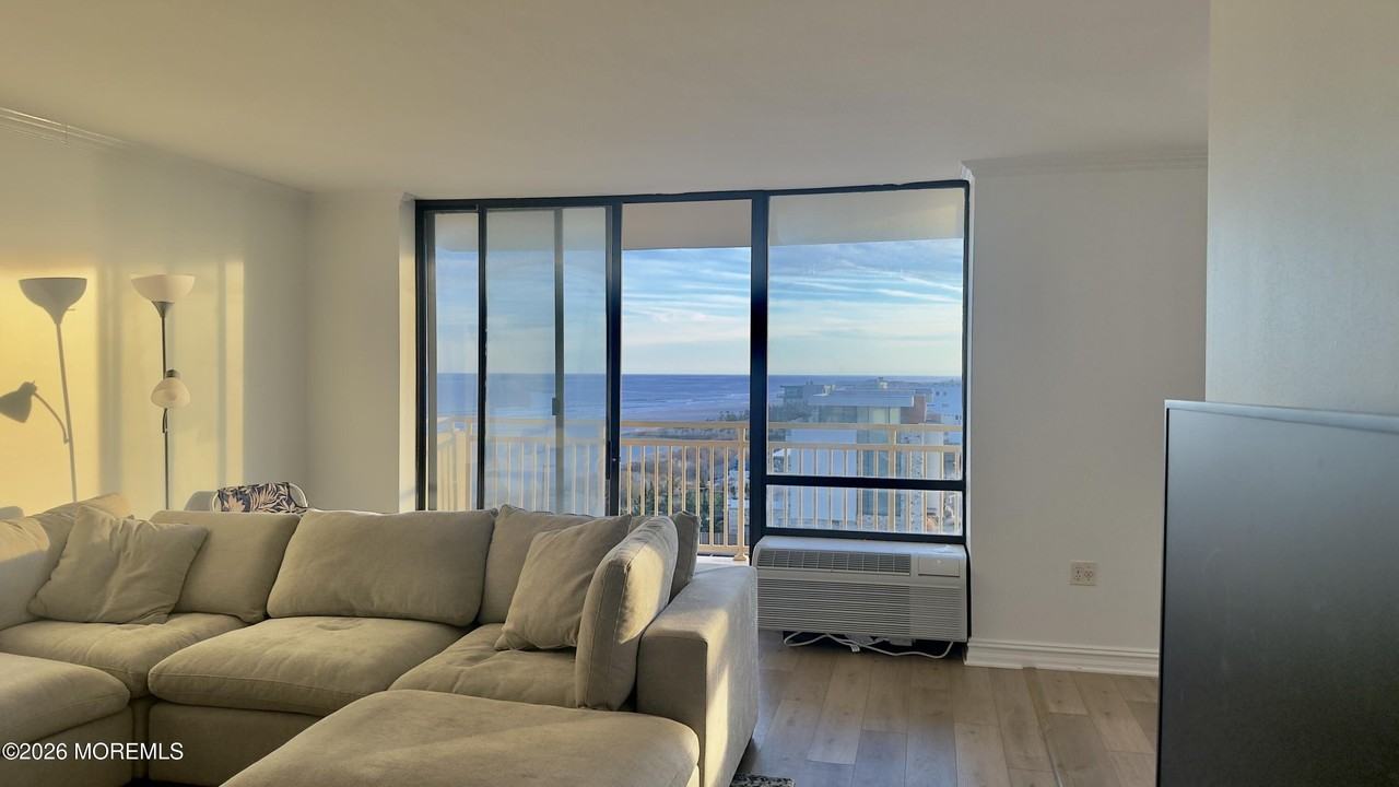 787 Ocean Ave Apt 505 #505 - Photo 5 of 34