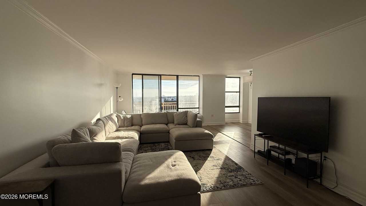 787 Ocean Ave Apt 505 #505 - Photo 6 of 34