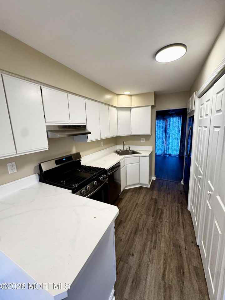 905 Arlington Dr - Photo 3 of 25