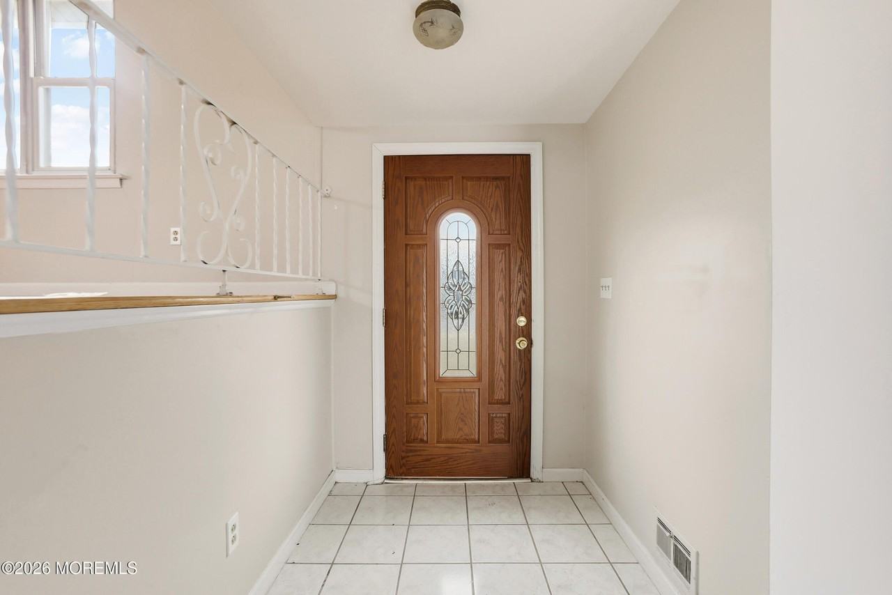 58 Forest Dr - Photo 2 of 12