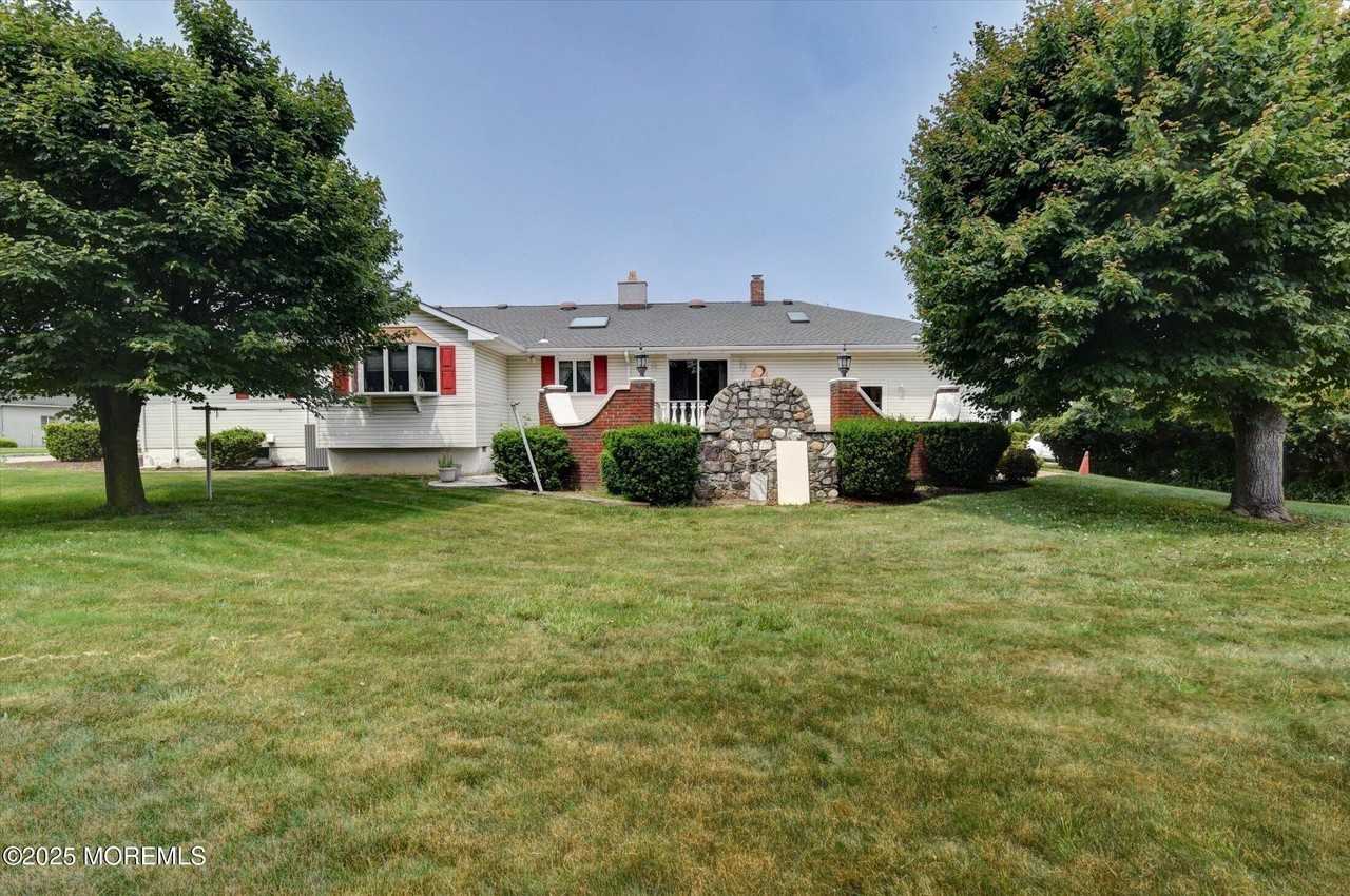 418 Atlantic Ave - Photo 4 of 39