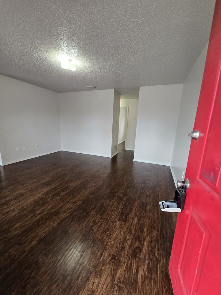 Frankston Apartments - Photo 2 of 14