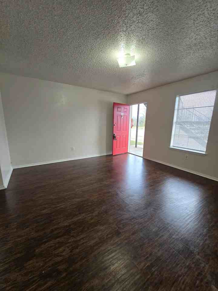 Frankston Apartments - Photo 3 of 14