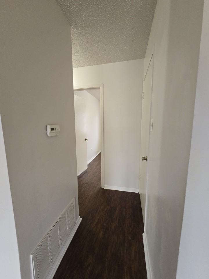 Frankston Apartments - Photo 7 of 14