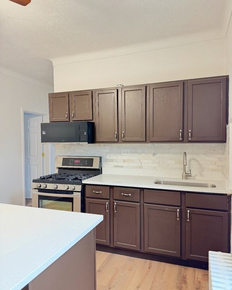 5104 N Austin Ave Apt 1 #1 - Photo 7 of 13