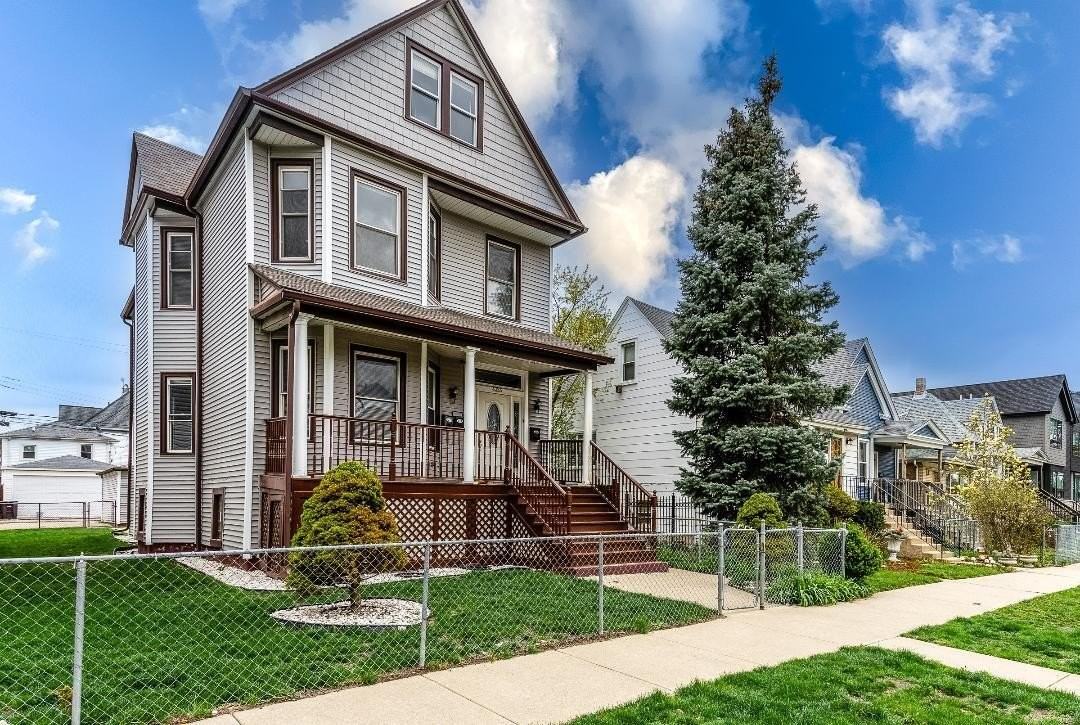 4326 N Avers Ave Apt 2 #2 - Photo 2 of 18