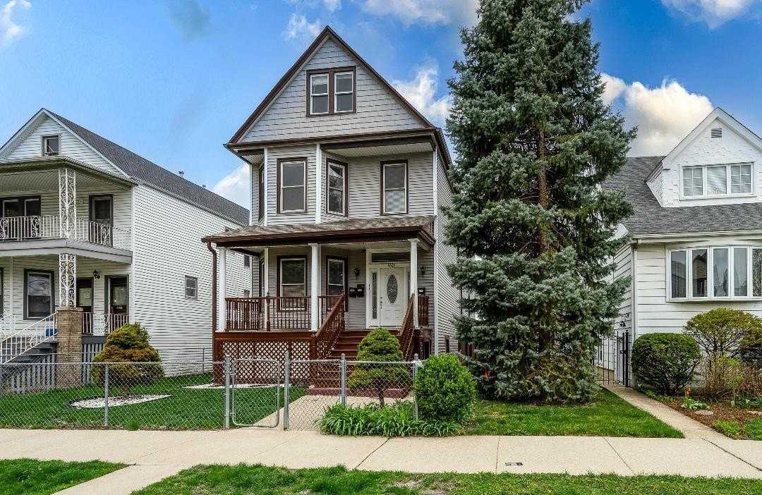 4326 N Avers Ave Apt 2 #2 - Photo 3 of 18