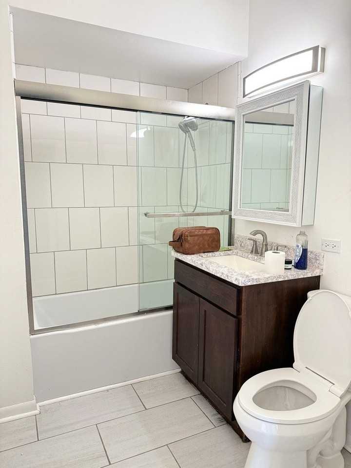 1133 Beloit Ave Apt 2 #2 - Photo 7 of 7