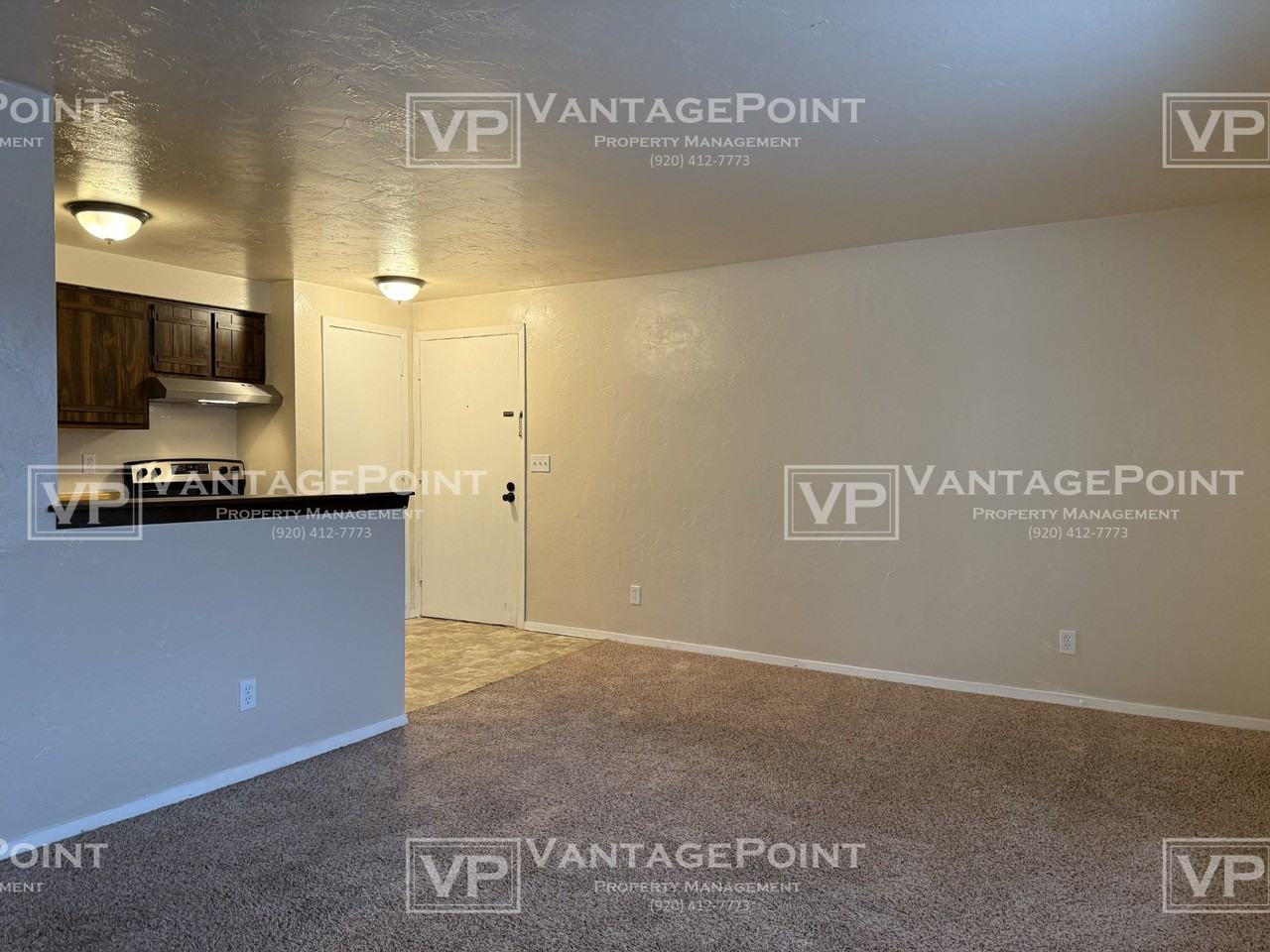 510 Spinnaker Lane - Photo 2 of 12