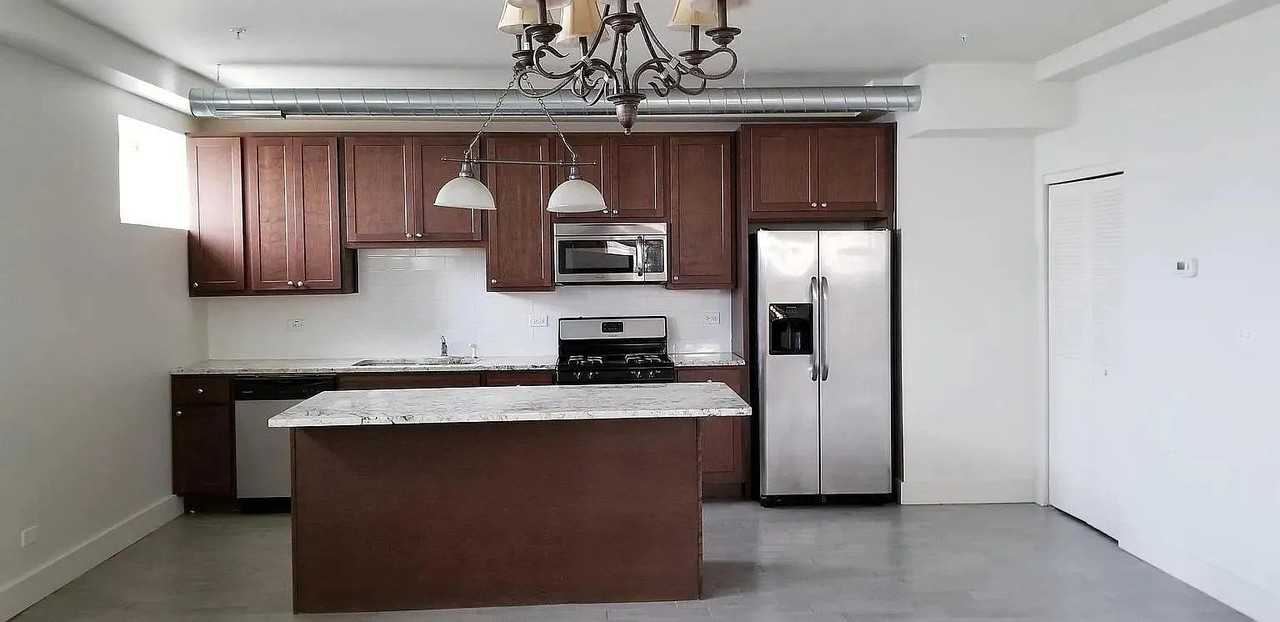 95 Grant St Apt 4 #4 - Photo 6 of 12