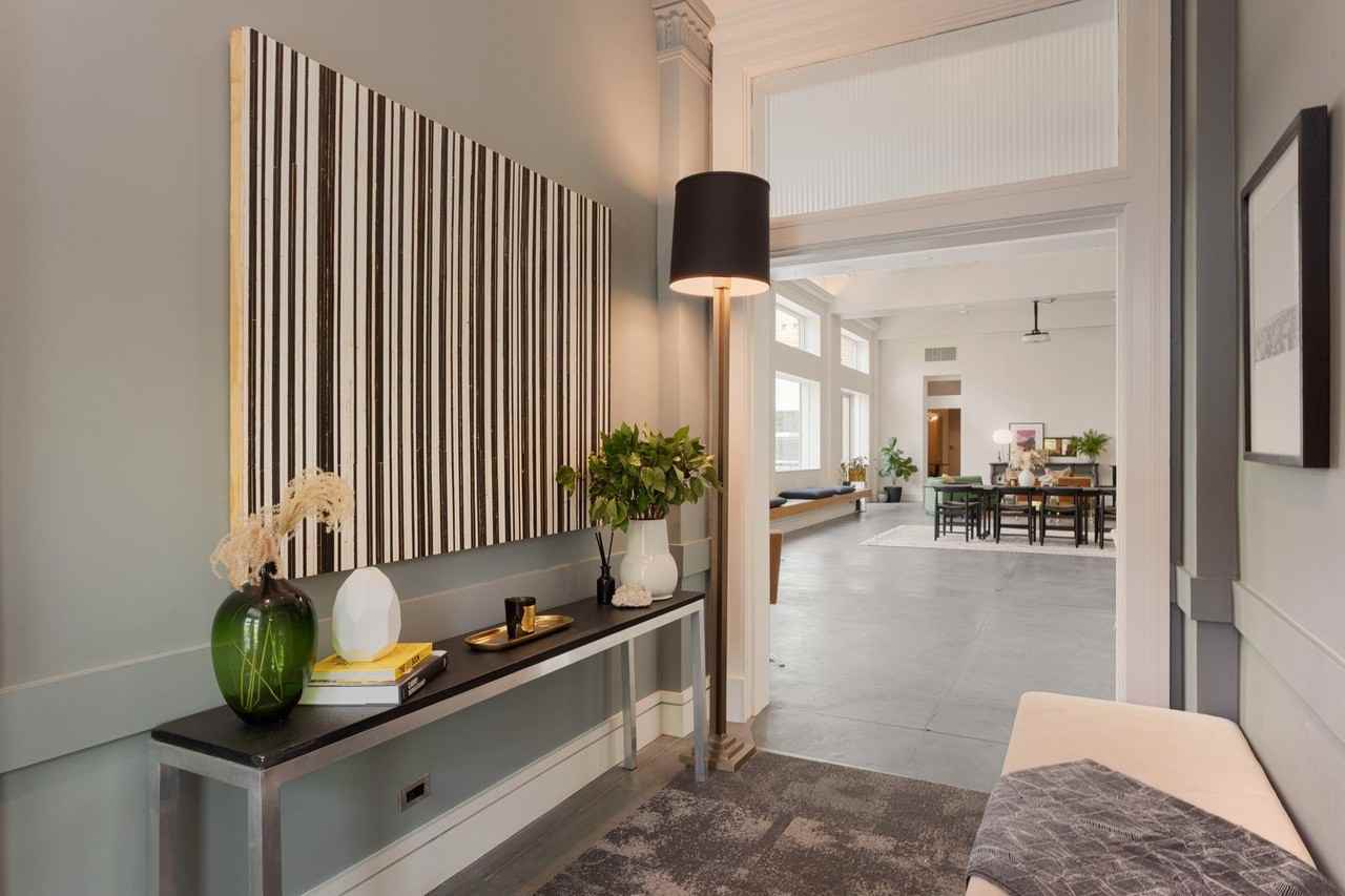 1019 N Wolcott Ave - Photo 2 of 50