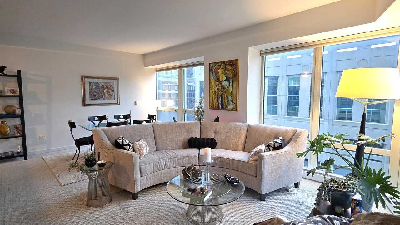 57 E Delaware Pl Apt 1304 #1304 - Photo 2 of 21