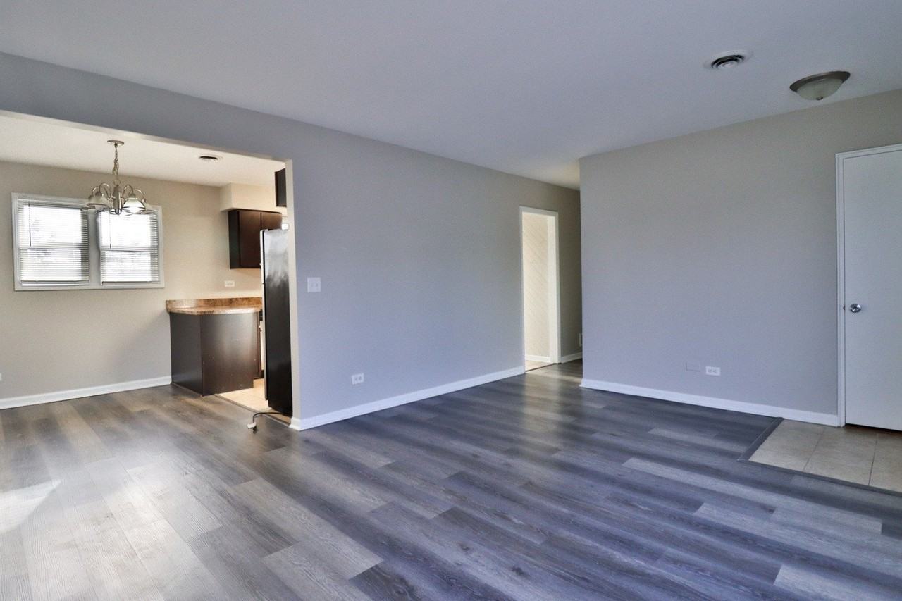 111 E 13th St - Photo 4 of 20