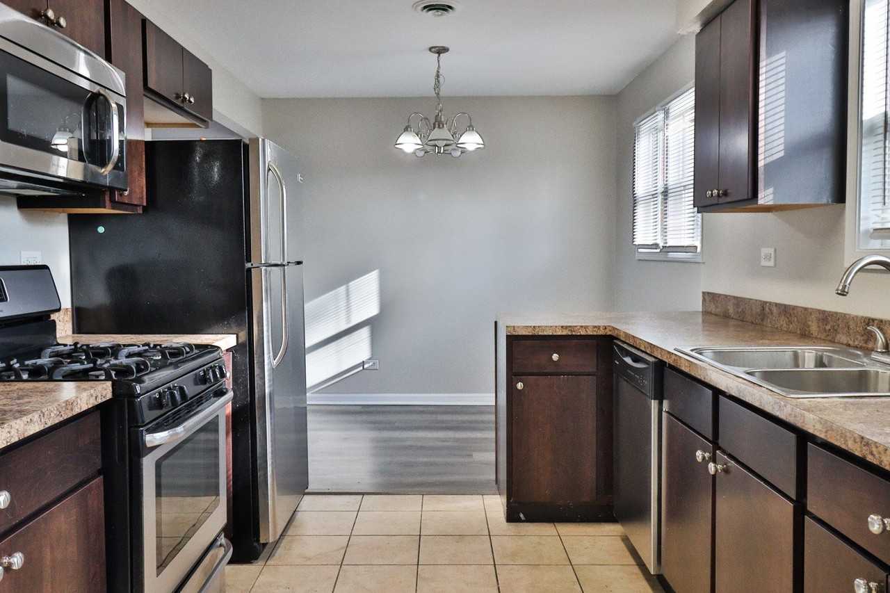 111 E 13th St - Photo 5 of 20