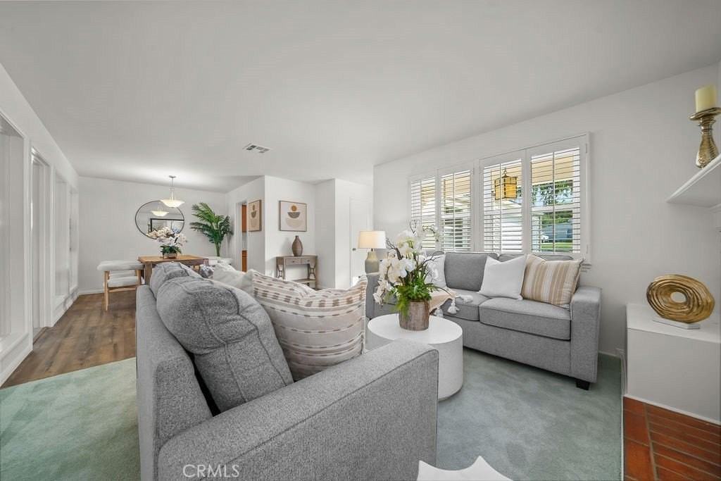 1135 Coronet Ave - Photo 6 of 36