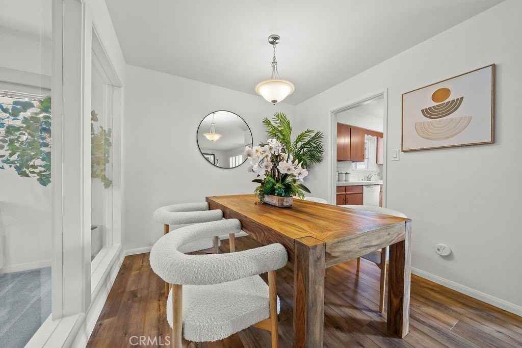 1135 Coronet Ave - Photo 7 of 36