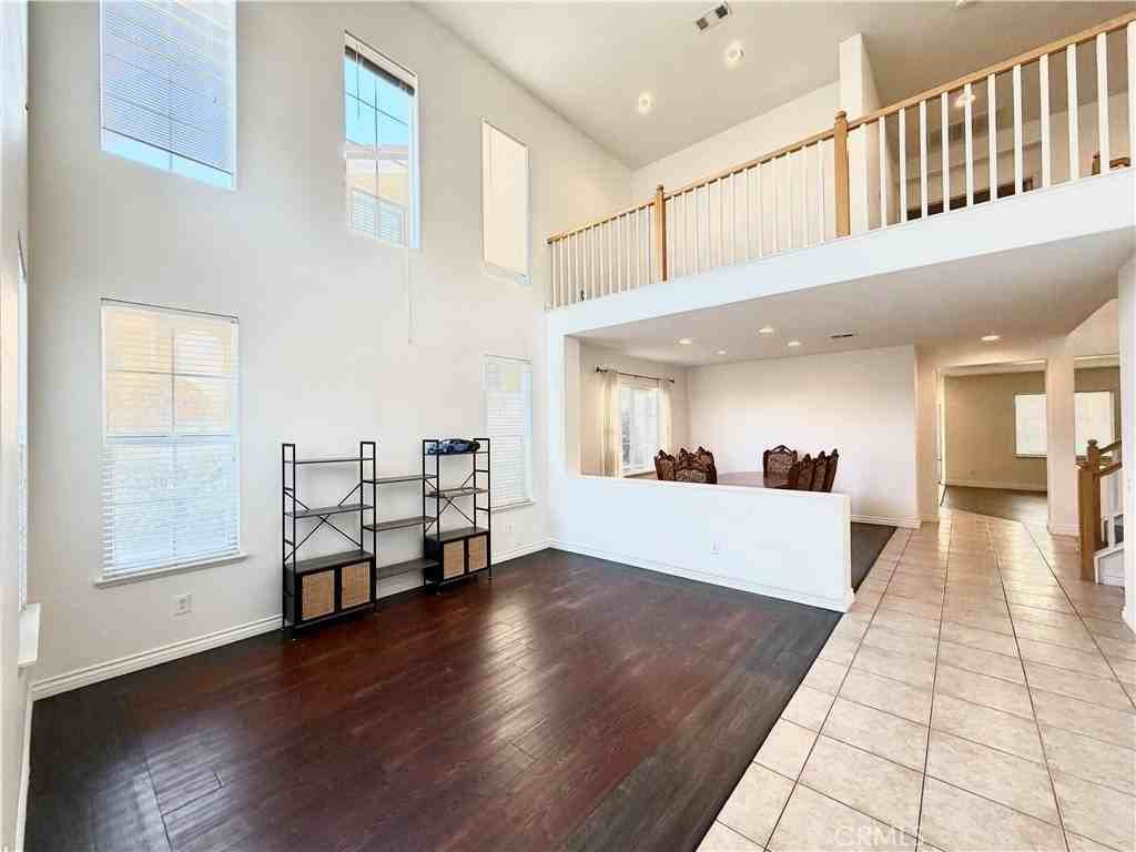 9489 Cedar Glen Pl - Photo 4 of 45