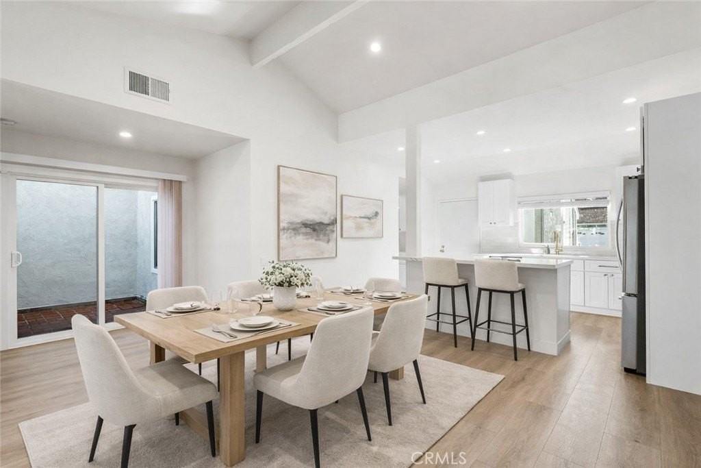 8 Acorn - Photo 2 of 23