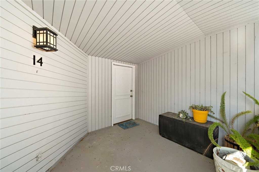 14 Baruna Ct - Photo 4 of 38