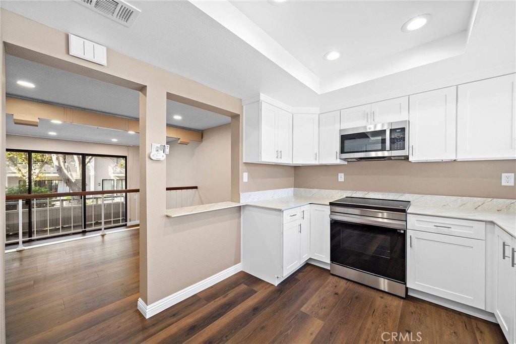 14 Baruna Ct - Photo 7 of 38