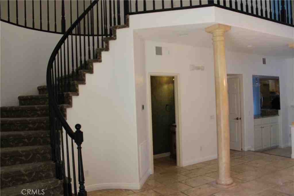 25851 Cordova - Photo 3 of 37