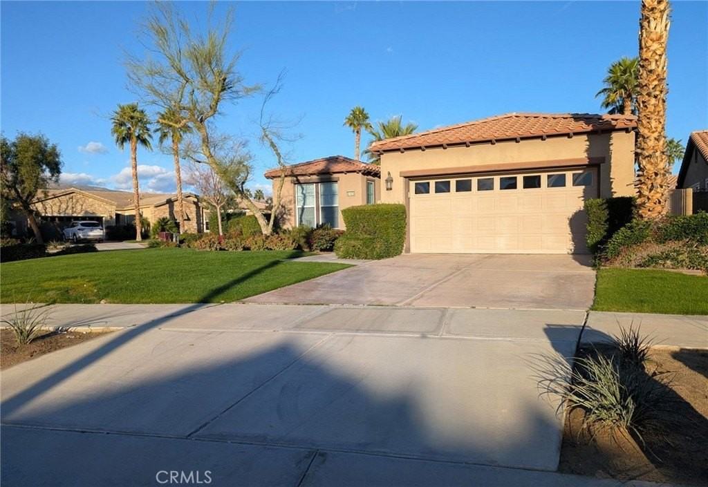 81626 Prism Dr - Photo 2 of 8