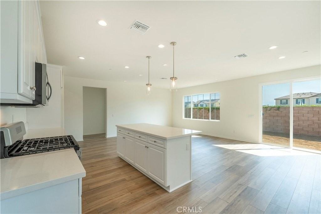 9654 Honeyberry Ln - Photo 6 of 38