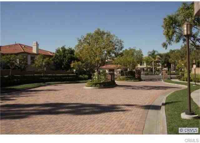 449 Ridgeway - Photo 6 of 8