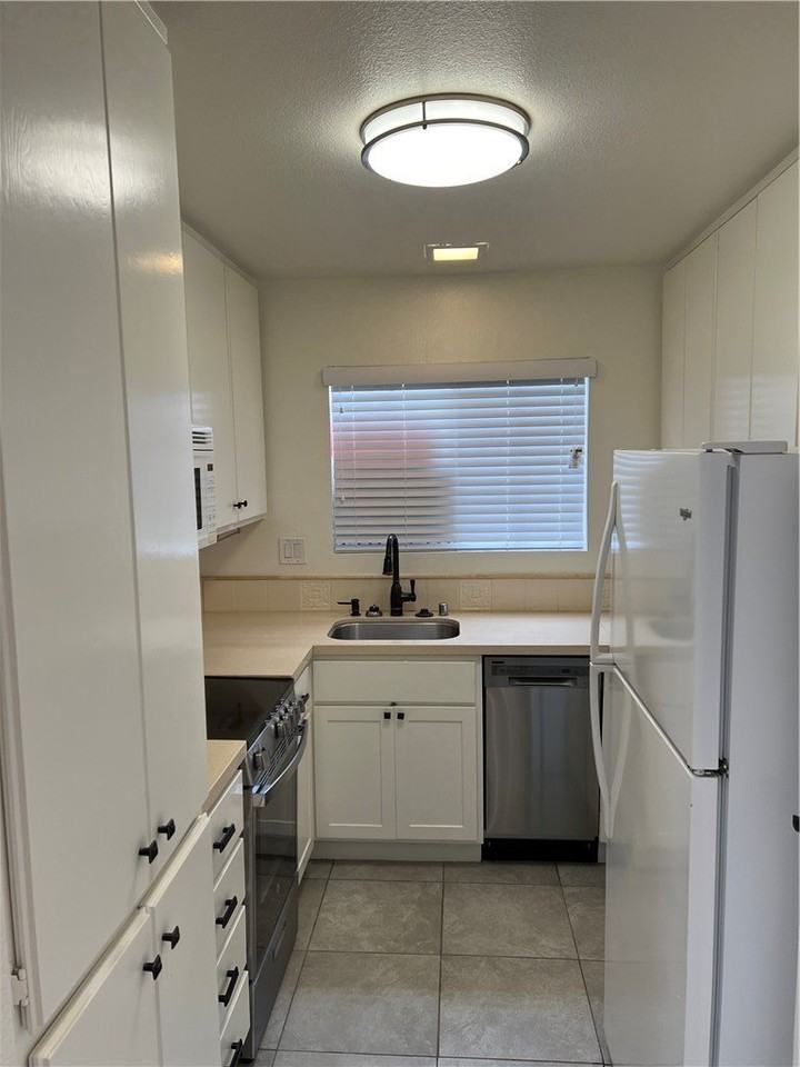 23401 La Crescenta #C257 - Photo 4 of 48