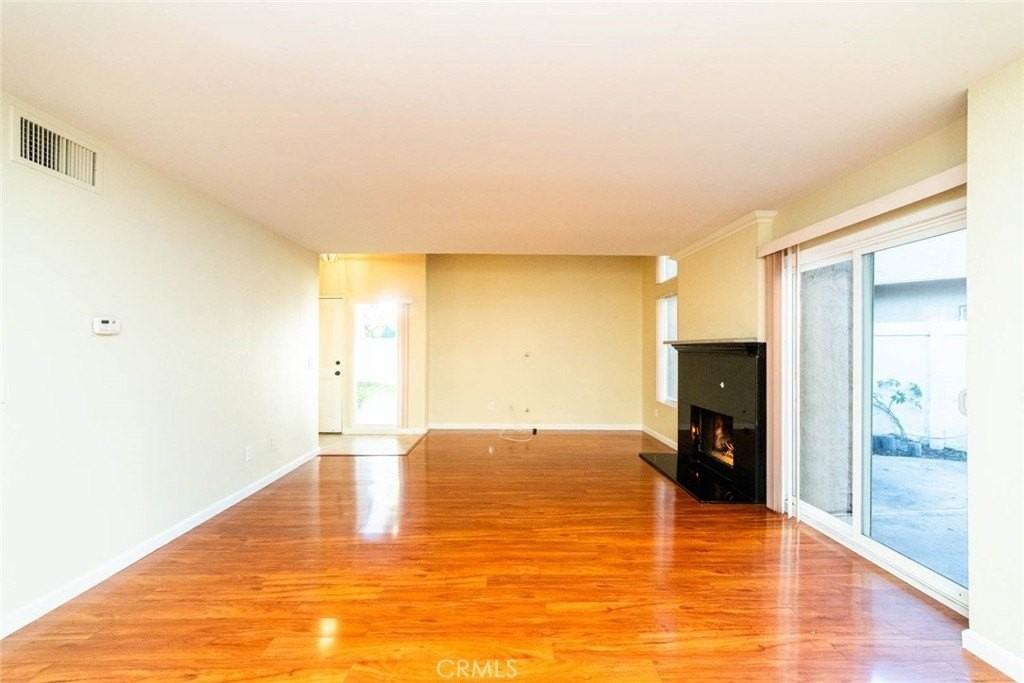 923 Lombard Ct - Photo 4 of 31