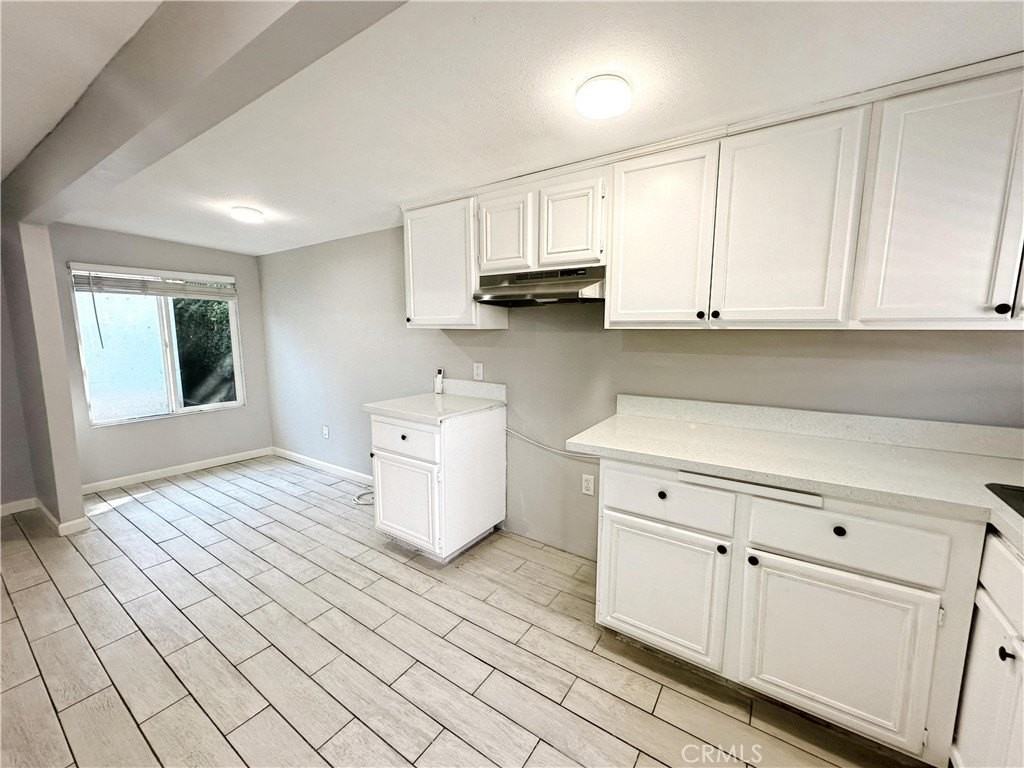 2319 Wilshire St - Photo 3 of 14