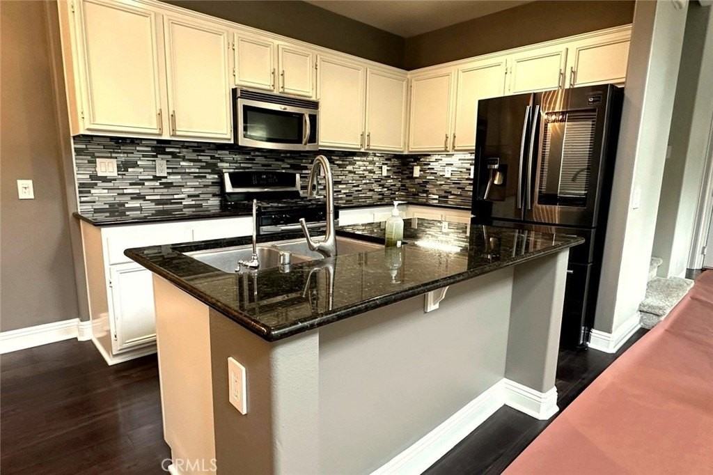 385 W Mountain Holly Ave - Photo 3 of 12