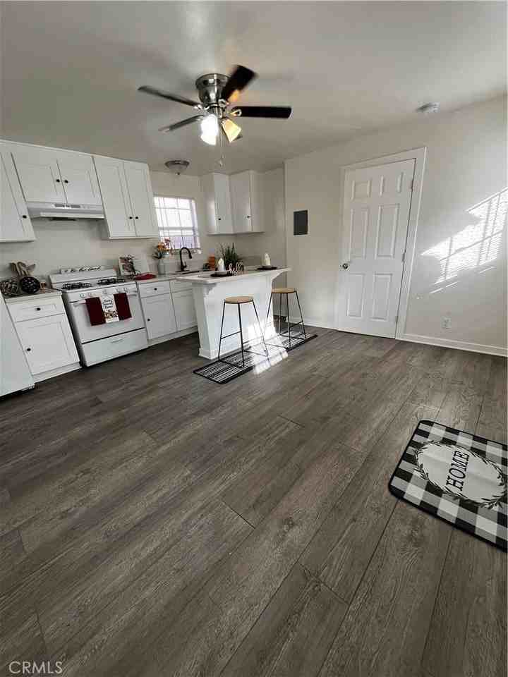 4518 S Normandie Ave - Photo 3 of 15