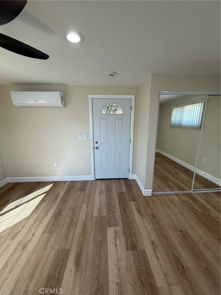 735 N Bush St Unit B - Photo 6 of 18