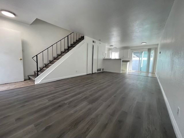 1124 W Stoneridge Ct - Photo 2 of 25