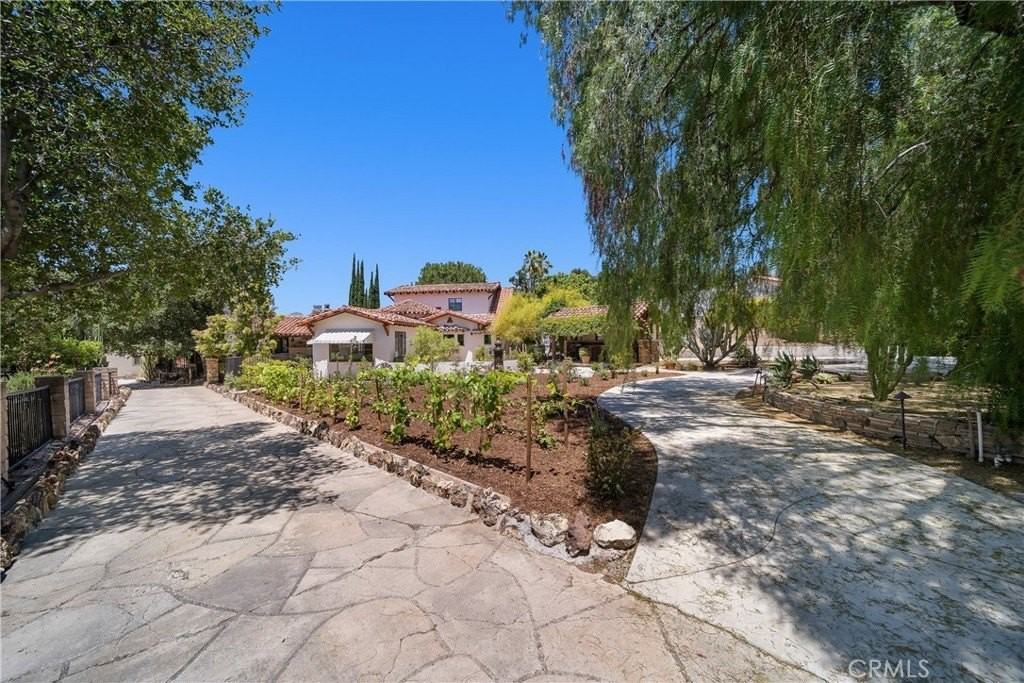 10723 Lurline Ave - Photo 2 of 36