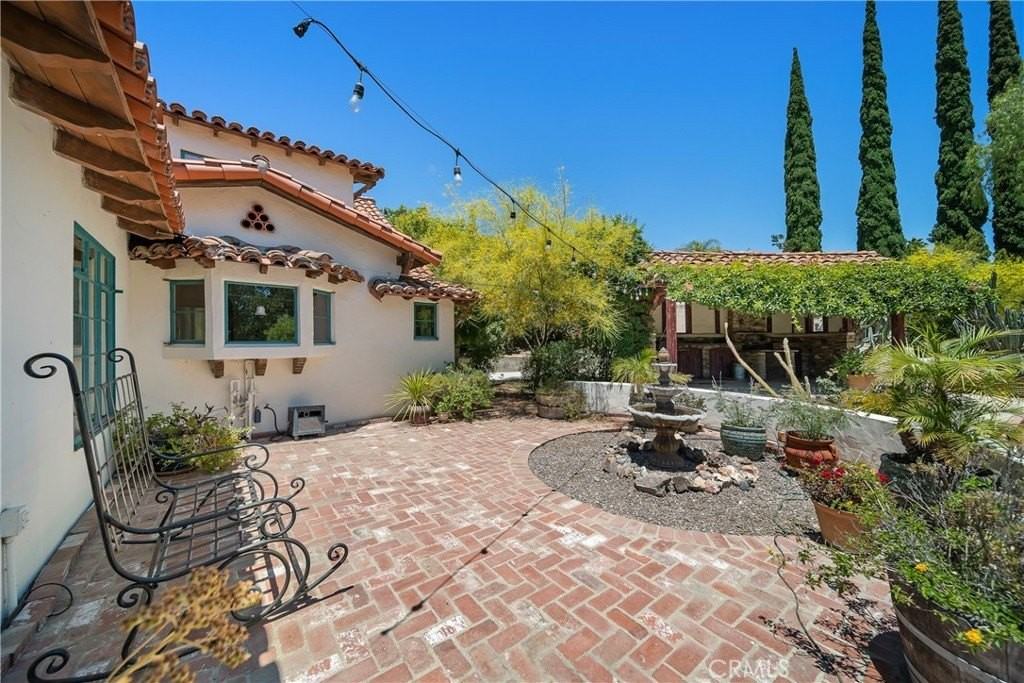 10723 Lurline Ave - Photo 6 of 36