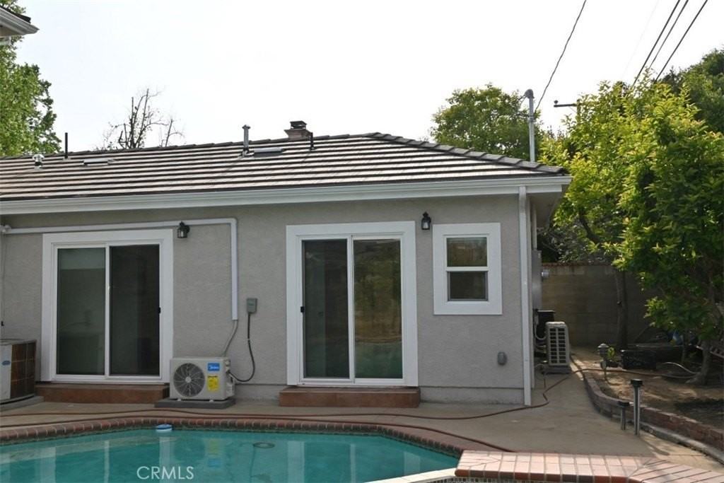 425 Danimere Ave #B - Photo 3 of 9