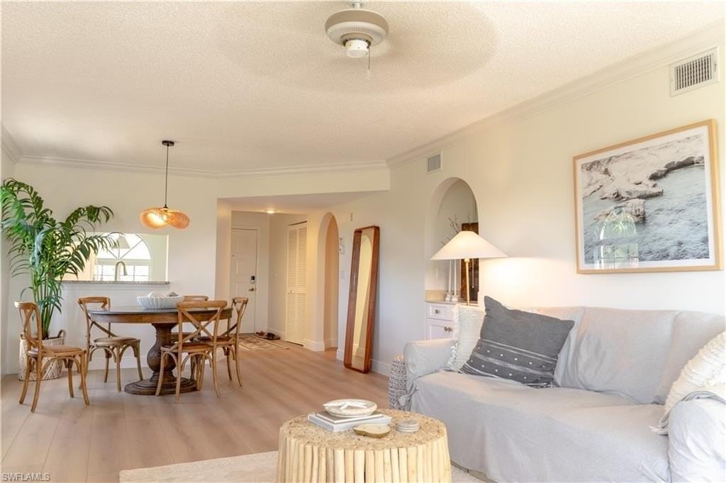 265 Deerwood Cir Apt 10 #10 - Photo 4 of 38