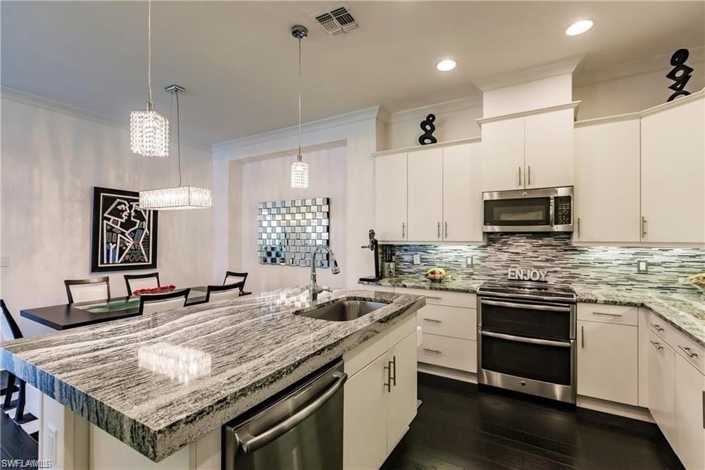 7157 Dominica Dr - Photo 4 of 26