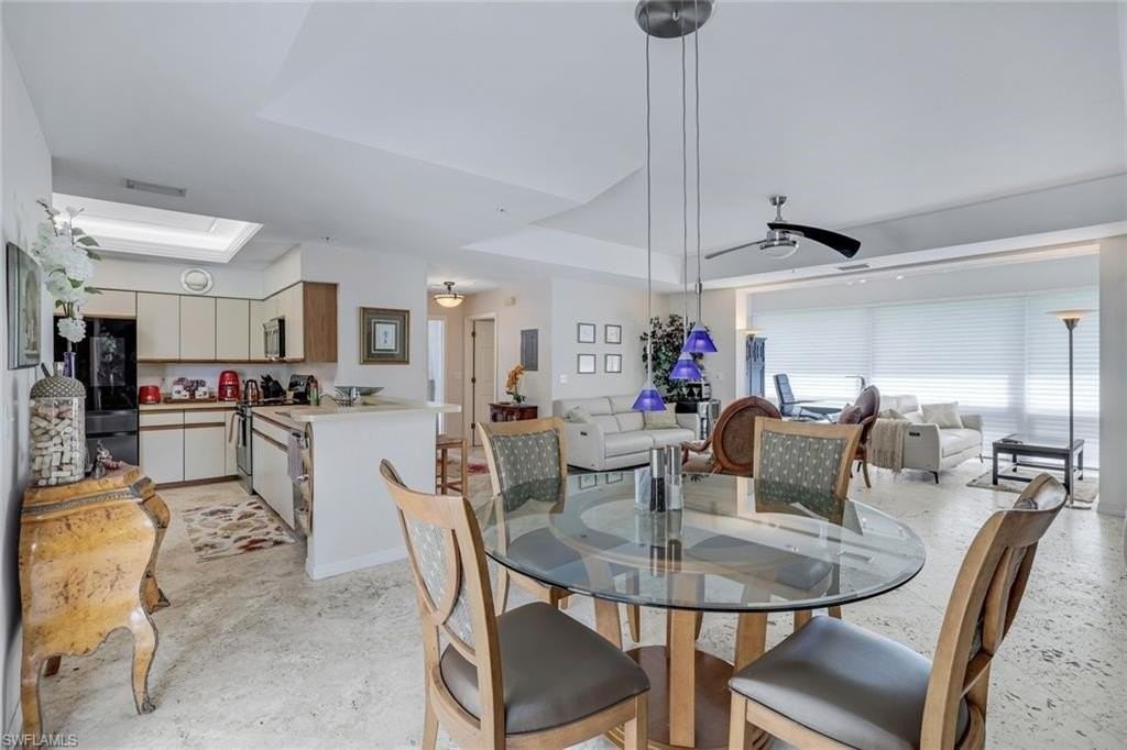 820 3rd St S #A101 - Photo 4 of 17