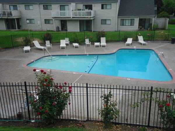 Rivers Edge Apts - Photo 4 of 16