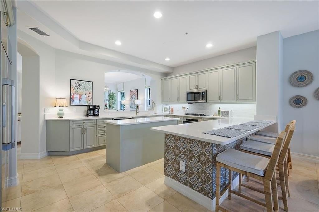 2855 Tiburon Blvd E Apt 102 #102 - Photo 6 of 21