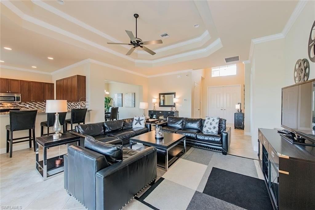 6559 Monterey Pt - Photo 2 of 12