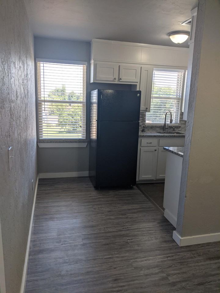 200 NE 14th Street - Walnut - Photo 6 of 37