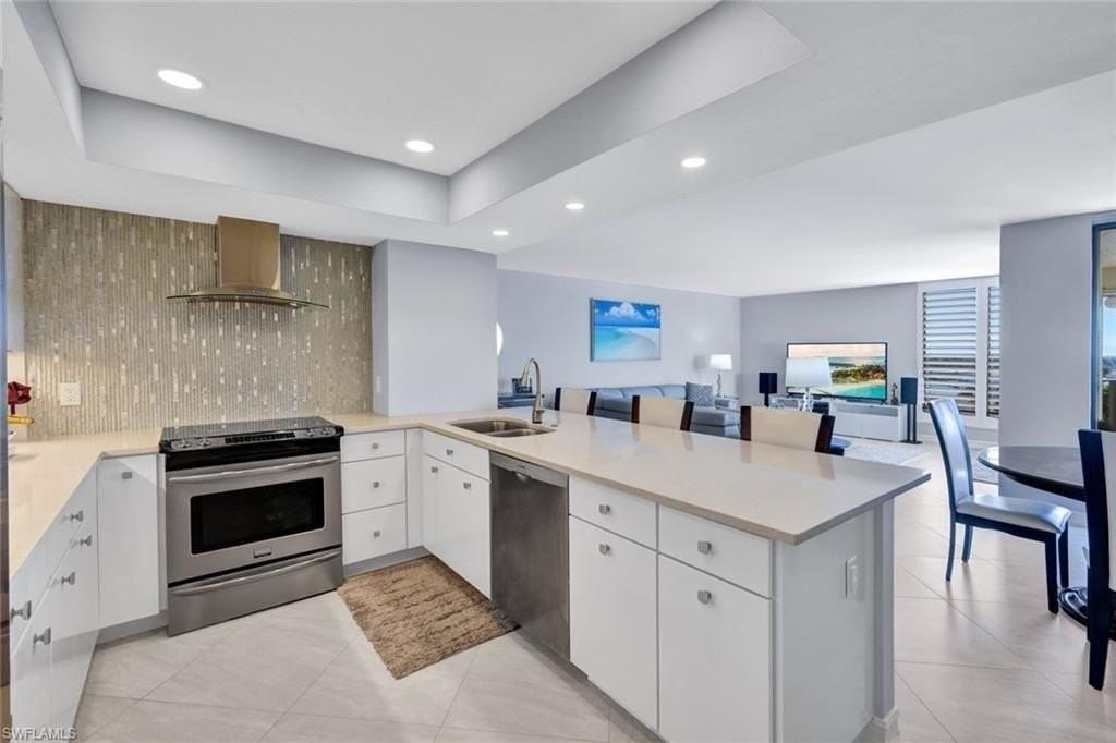 3215 Gulf Shore Blvd N Apt 704n #704N - Photo 7 of 24