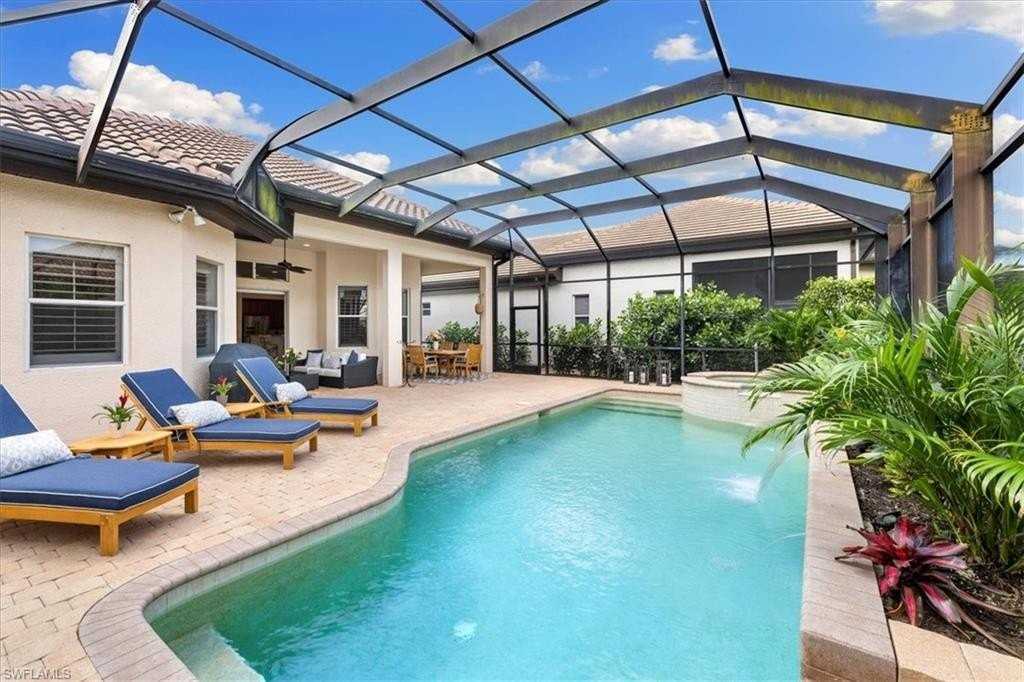 7831 Valencia Ct - Photo 4 of 39